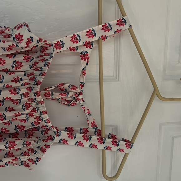 Super cute patterned top perfect for a day out in the sun - Picture 3 of 3